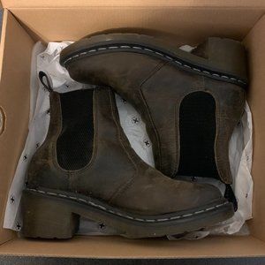 Dr. Martens- Cadence Heeled Boot in Greenland